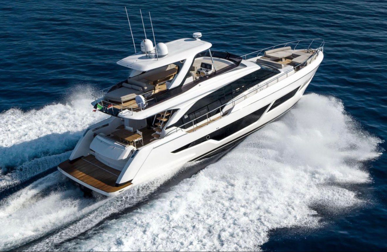 Ferretti 70 ft en renta en Cancún