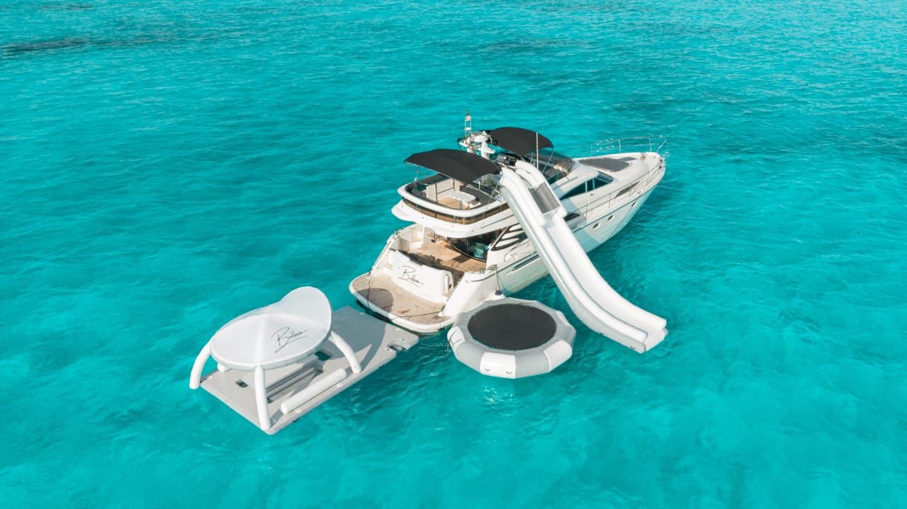 Fairline en renta en Cancún