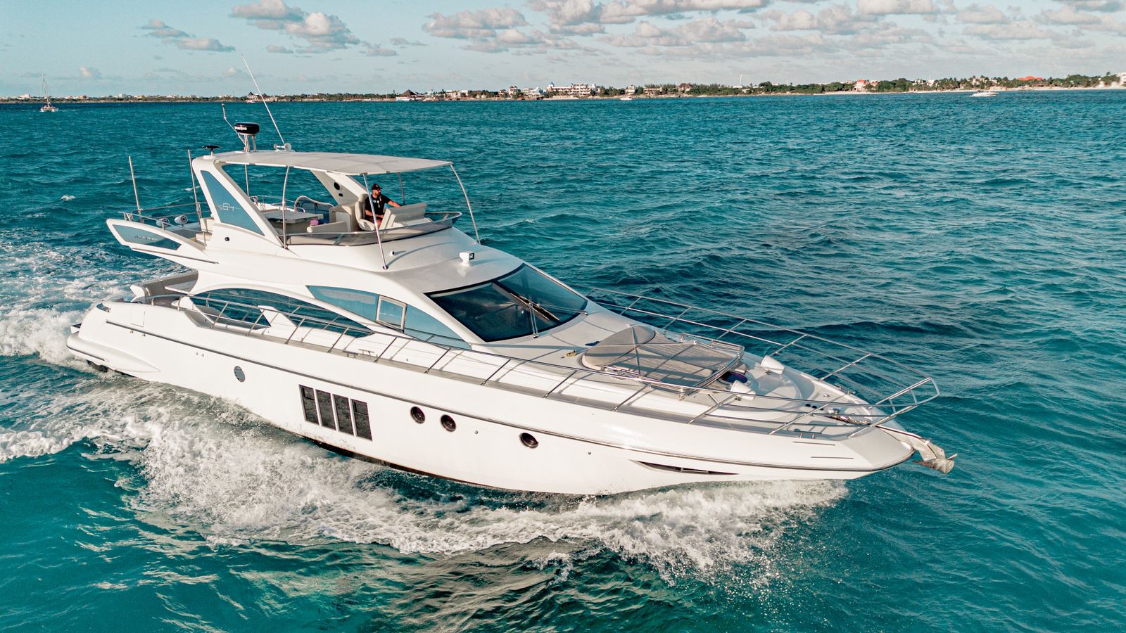 Azimut 65 ft en renta en Cancún