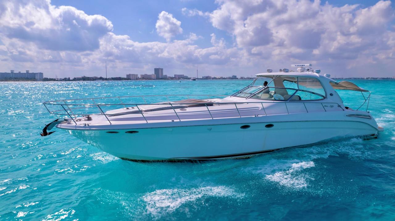 SeaRay Sundancer 60 ft en renta en Cancún