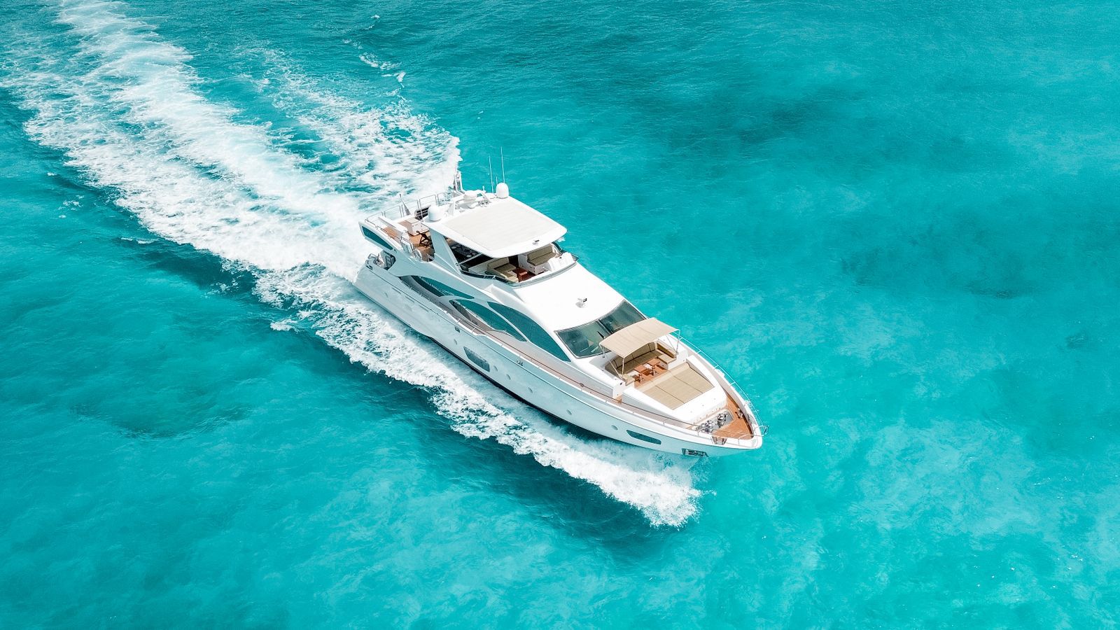 Azimut 100 ft en renta en Cancún