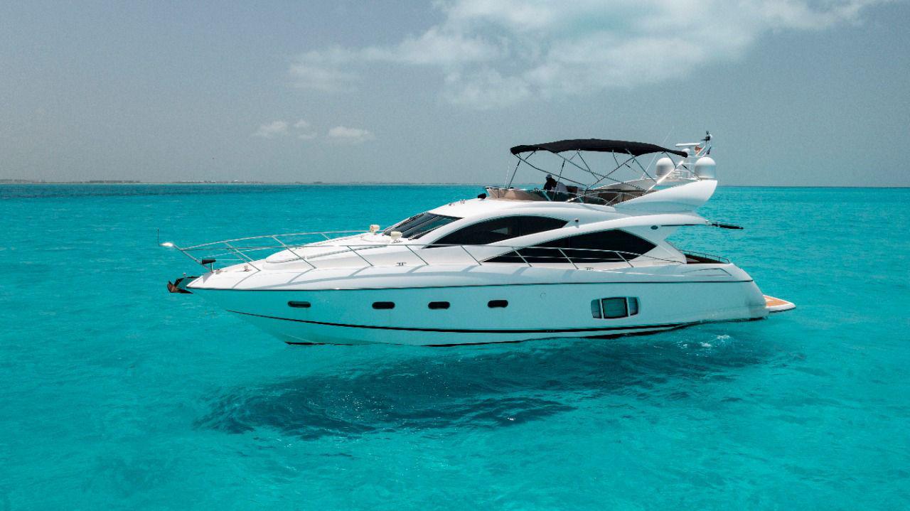 Azimut 64 ft en renta en Cancún