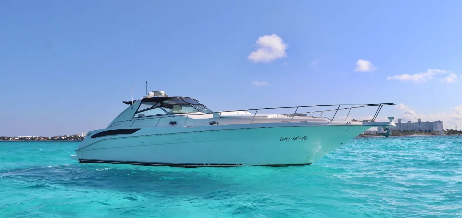 SeaRay 46 en renta en Cancún