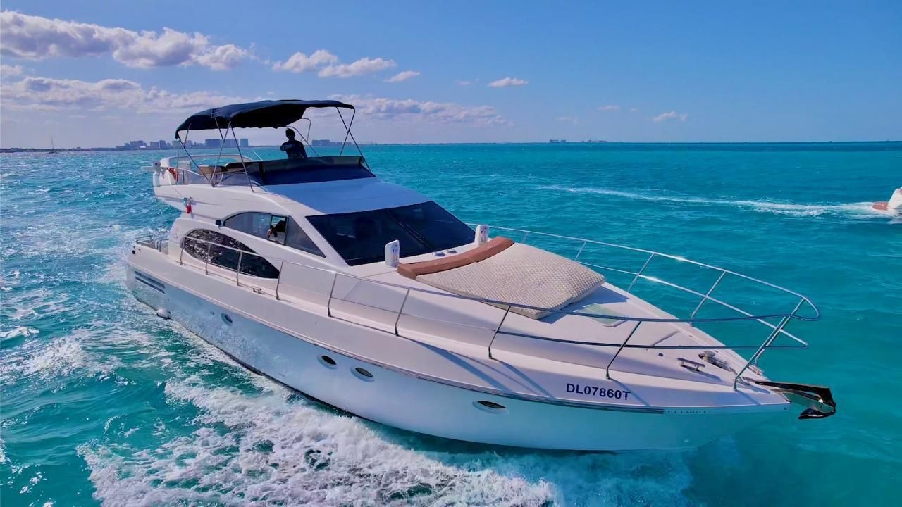 Stingray 60 ft en renta en Cancún