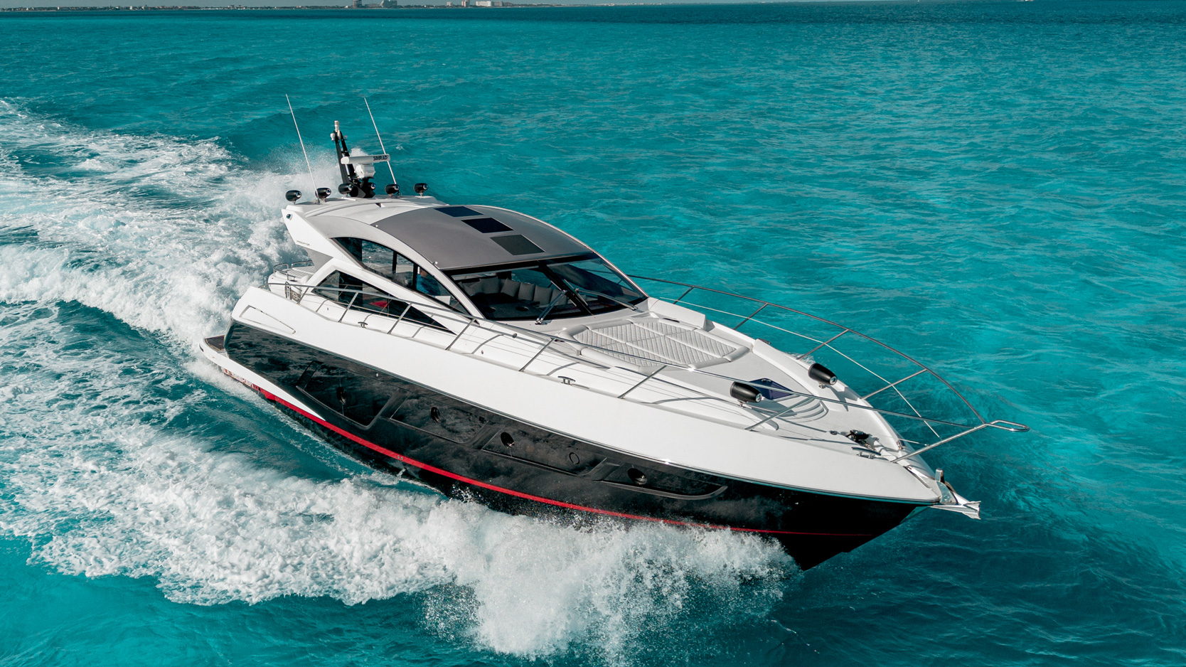 Sunseeker Predator 60 ft en renta en Cancún